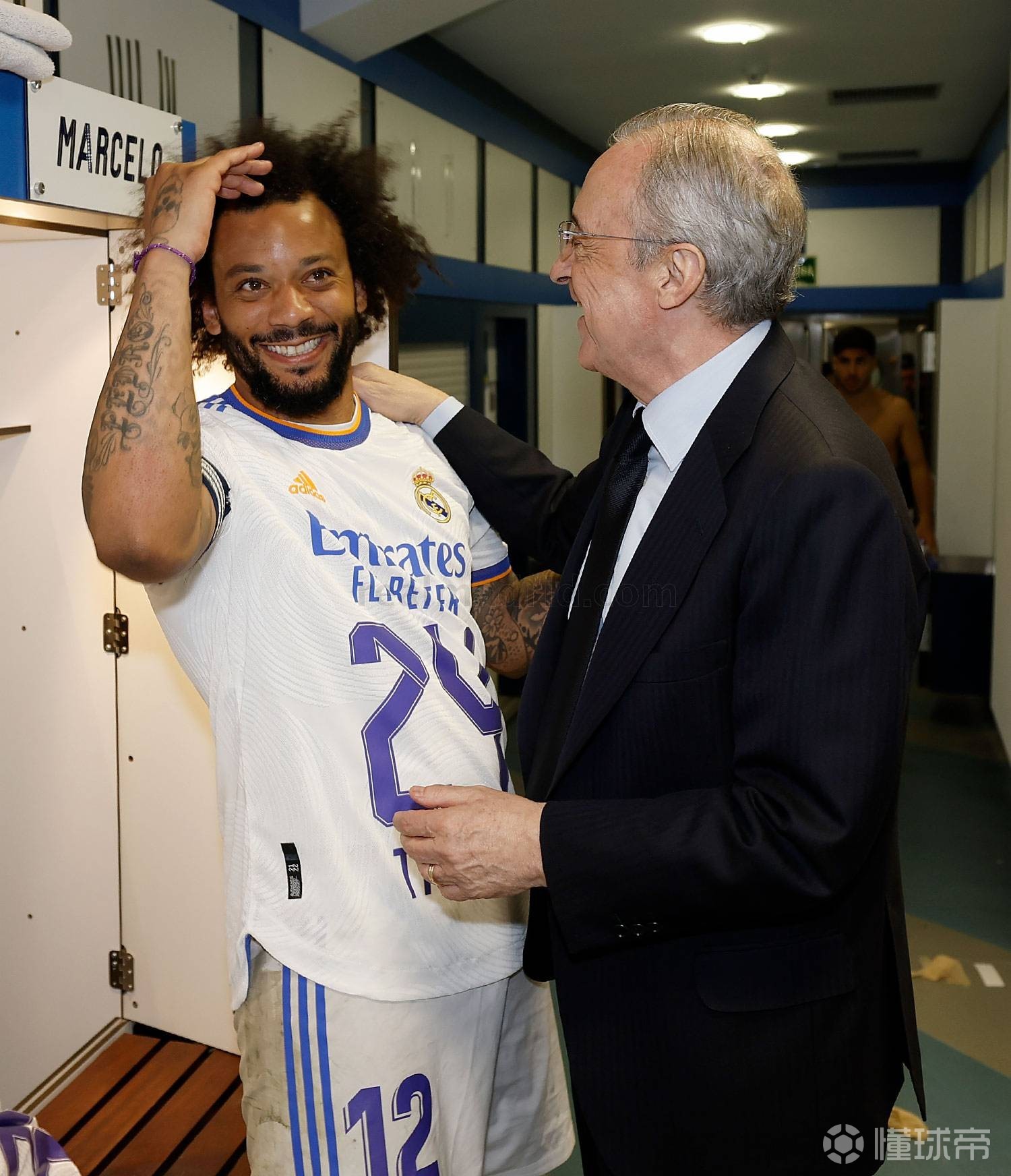 网站入口-西甲冲刺阶段走向成谜，武汉三镇内部沟通，更衣室稳定，医务组通报恢复(武汉三镇建专业足球场)